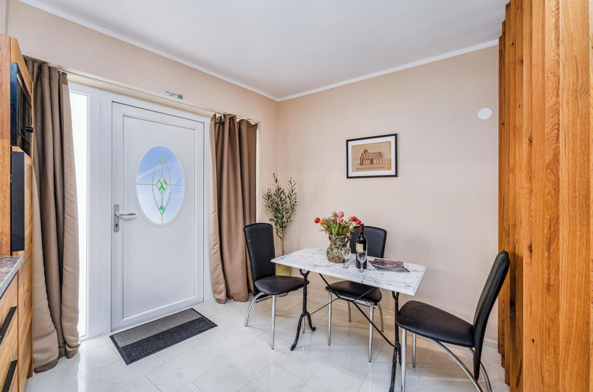 Samm Apartments Šibenik Buitenkant foto